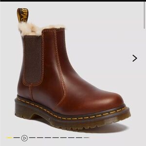 Dr Martens 2976 faux fur Chelsea Boot in Butterscotch